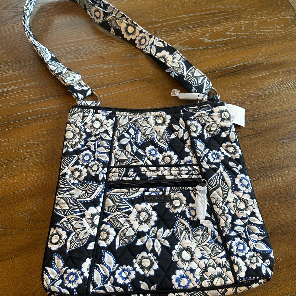 Vera Bradley Hipster in Snow Lotus